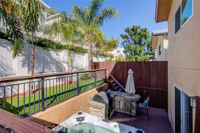 Low maintenance back yard will make preparation for family weekends or reunions a breeze!