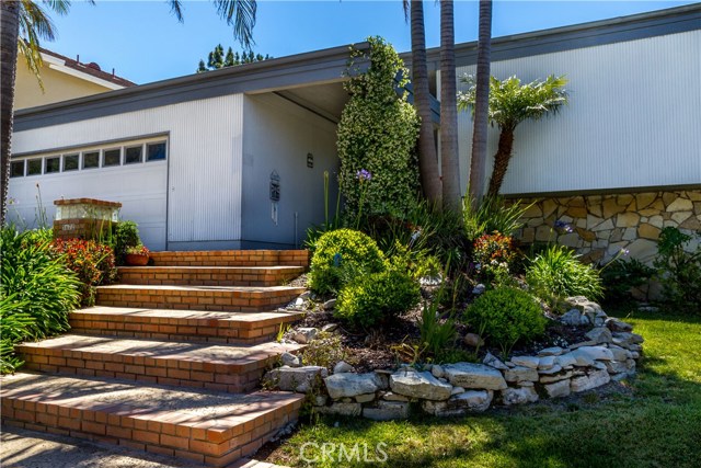 5672 Sunmist Drive, Rancho Palos Verdes, California 90275, 4 Bedrooms Bedrooms, ,3 BathroomsBathrooms,Residential,Sold,Sunmist,SB17111402
