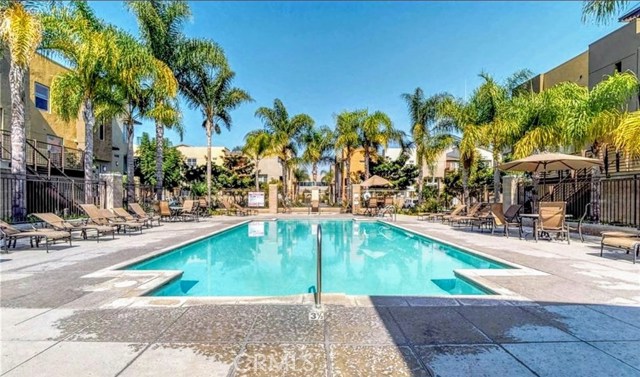 2 Bed Home for Sale in Hawthorne, California