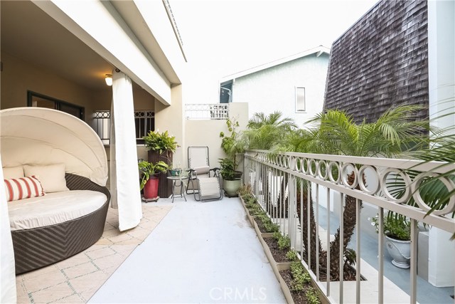 110 Guadalupe Avenue, Redondo Beach, California 90277, 3 Bedrooms Bedrooms, ,3 BathroomsBathrooms,Residential,Sold,Guadalupe,PW17148402