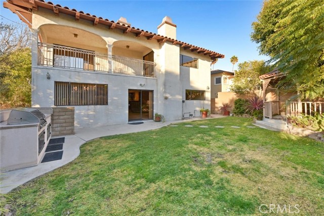 512 Knob Hill Avenue, Redondo Beach, California 90277, 4 Bedrooms Bedrooms, ,2 BathroomsBathrooms,Residential,Sold,Knob Hill,SB21044060