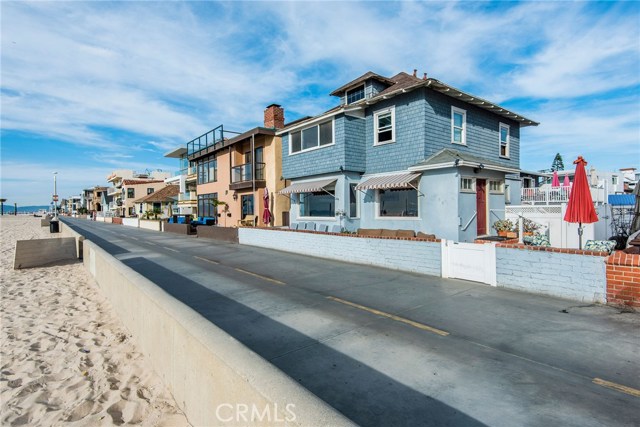 44 The Strand, Hermosa Beach, California 90254, 5 Bedrooms Bedrooms, ,3 BathroomsBathrooms,Residential,Sold,The Strand,SB19005603