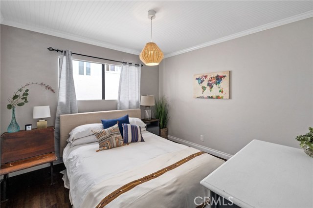 1708 Spreckels Lane, Redondo Beach, California 90278, 3 Bedrooms Bedrooms, ,2 BathroomsBathrooms,Residential,Sold,Spreckels,SB20220711