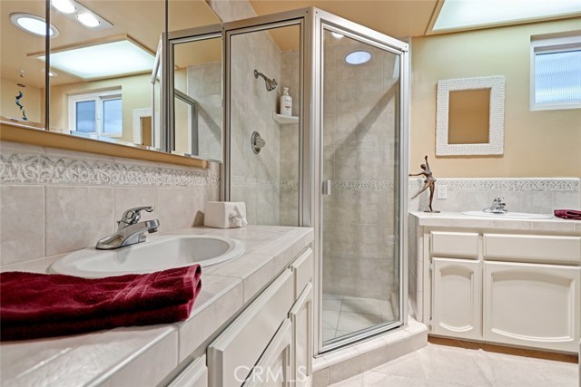 512 3rd Street, Manhattan Beach, California 90266, 3 Bedrooms Bedrooms, ,3 BathroomsBathrooms,Residential,Sold,3rd,SB18066337