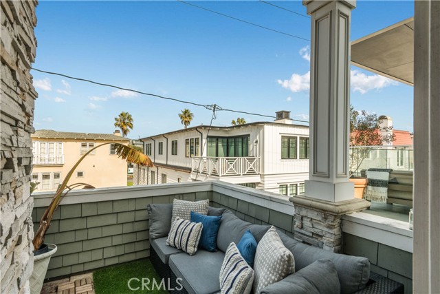 436 23rd Place, Manhattan Beach, California 90266, 3 Bedrooms Bedrooms, ,1 BathroomBathrooms,Residential,Sold,23rd,SB21027997