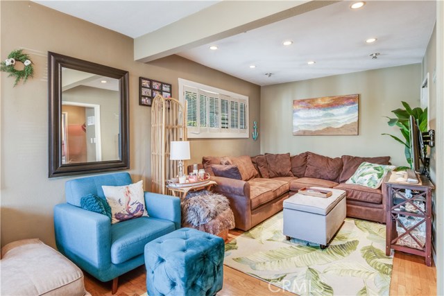 428 28th Street, Hermosa Beach, California 90254, 2 Bedrooms Bedrooms, ,1 BathroomBathrooms,Residential,Sold,28th,SB19275440