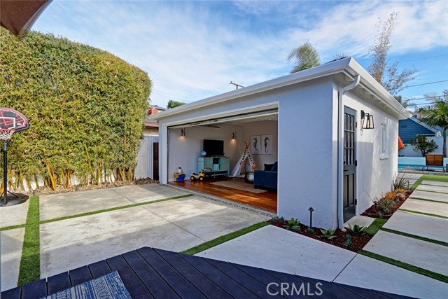 2306 Graham Avenue, Redondo Beach, California 90278, 2 Bedrooms Bedrooms, ,2 BathroomsBathrooms,Residential,Sold,Graham,SB18096314