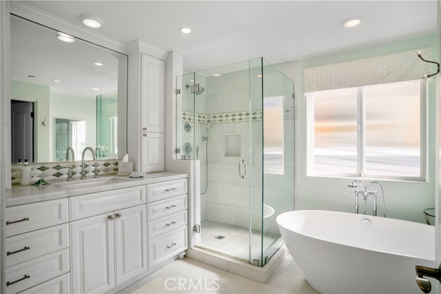 213 Seaview Street, Manhattan Beach, California 90266, 4 Bedrooms Bedrooms, ,3 BathroomsBathrooms,Residential,Sold,Seaview,SB19227675