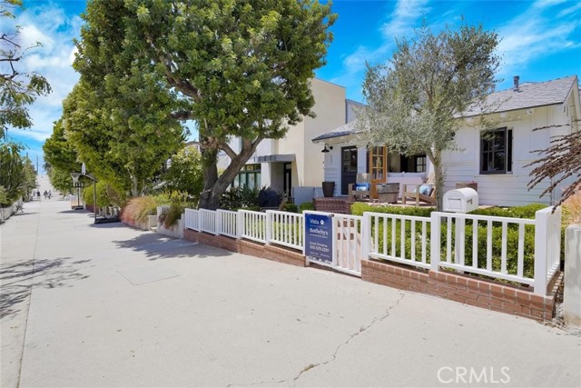533 5th Street, Manhattan Beach, California 90266, 2 Bedrooms Bedrooms, ,1 BathroomBathrooms,Residential,Sold,5th,SB21107538