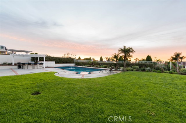 Huge grassy yard is wonderful!