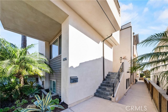 1016 17th Street, Hermosa Beach, California 90254, 4 Bedrooms Bedrooms, ,3 BathroomsBathrooms,Residential,Sold,17th,SB21027455