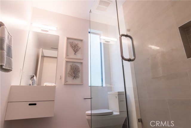 619 Knob Hill Avenue, Redondo Beach, California 90277, 5 Bedrooms Bedrooms, ,3 BathroomsBathrooms,Residential,Sold,Knob Hill,SB18022125