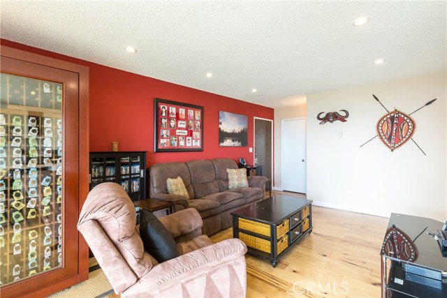 650 The Village, Redondo Beach, California 90277, 2 Bedrooms Bedrooms, ,2 BathroomsBathrooms,Residential,Sold,The Village,SB17108266