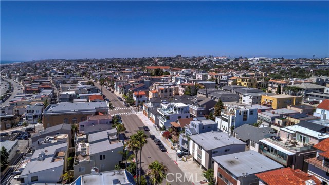 1530 Manhattan Avenue, Hermosa Beach, California 90254, 4 Bedrooms Bedrooms, ,3 BathroomsBathrooms,Residential,Sold,Manhattan,SB17147008