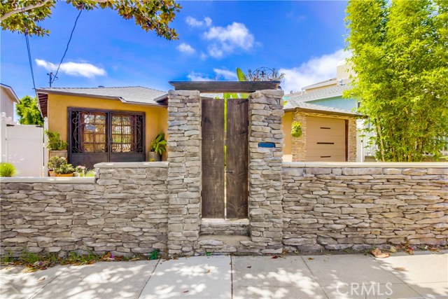 1019 Spencer Street, Redondo Beach, California 90277, 2 Bedrooms Bedrooms, ,1 BathroomBathrooms,Residential,Sold,Spencer,SB17195188