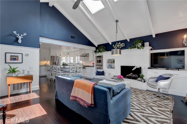 668 36th Street, Manhattan Beach, California 90266, 3 Bedrooms Bedrooms, ,2 BathroomsBathrooms,Residential,Sold,36th,SB20089393