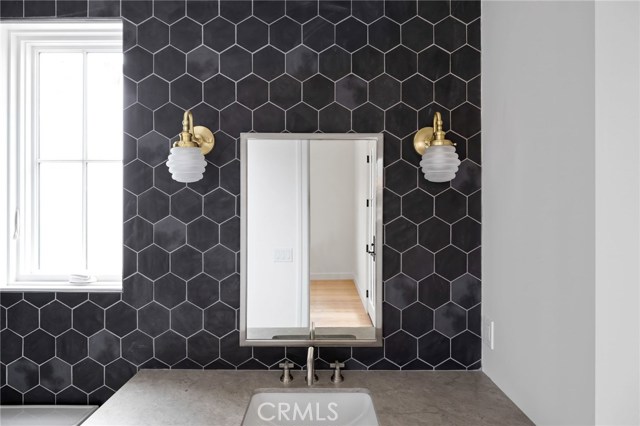 648 30th Street, Manhattan Beach, California 90266, 5 Bedrooms Bedrooms, ,5 BathroomsBathrooms,Residential,Sold,30th,SB20096083