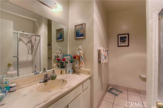 upstairs bathroom in unit 3