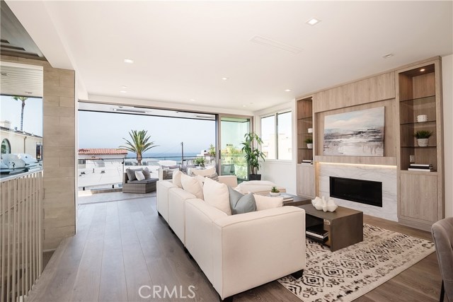 705 Crest Drive, Manhattan Beach, California 90266, 5 Bedrooms Bedrooms, ,2 BathroomsBathrooms,Residential,Sold,Crest,SB20098855