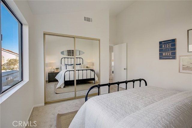 2215 Huntington Lane, Redondo Beach, California 90278, 3 Bedrooms Bedrooms, ,2 BathroomsBathrooms,Residential,Sold,Huntington,PW21010737