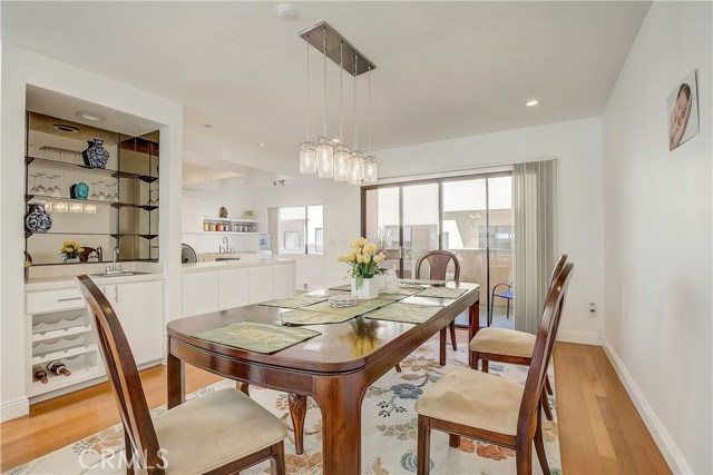 1919 Marshallfield Lane, Redondo Beach, California 90278, 3 Bedrooms Bedrooms, ,3 BathroomsBathrooms,Residential,Sold,Marshallfield,SB20041815