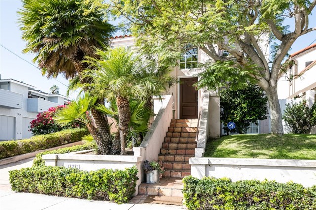 121 Helberta Avenue, Redondo Beach, California 90277, 3 Bedrooms Bedrooms, ,2 BathroomsBathrooms,Residential,Sold,Helberta,SB17233463