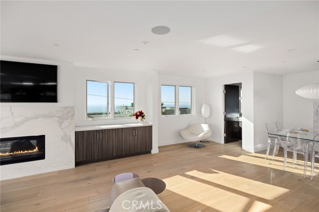 319 34th Place, Manhattan Beach, California 90266, 3 Bedrooms Bedrooms, ,3 BathroomsBathrooms,Residential,Sold,34th,PV21029643
