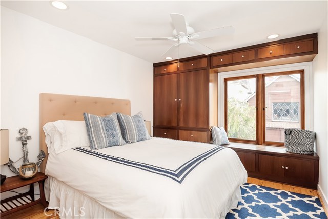 225 1st Street, Manhattan Beach, California 90266, 3 Bedrooms Bedrooms, ,Residential,Sold,1st,SB20187308