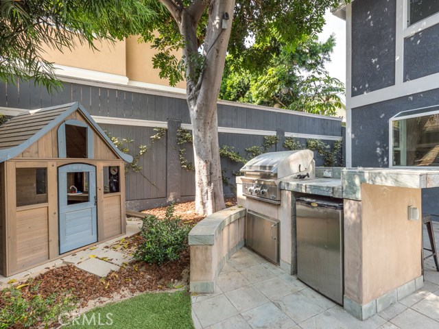2312 Huntington Lane, Redondo Beach, California 90278, 4 Bedrooms Bedrooms, ,2 BathroomsBathrooms,Residential,Sold,Huntington,SB20214766