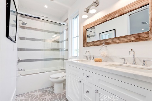 3405 Pine Avenue, Manhattan Beach, California 90266, 5 Bedrooms Bedrooms, ,4 BathroomsBathrooms,Residential,Sold,Pine,SB20165715