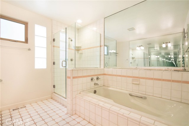 4010 Ocean Drive, Manhattan Beach, California 90266-4309, 2 Bedrooms Bedrooms, ,1 BathroomBathrooms,Residential,Sold,Ocean,SB20109555