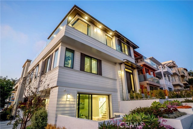 301 20th Street, Manhattan Beach, California 90266, 4 Bedrooms Bedrooms, ,5 BathroomsBathrooms,Residential,Sold,20th,SB19211056