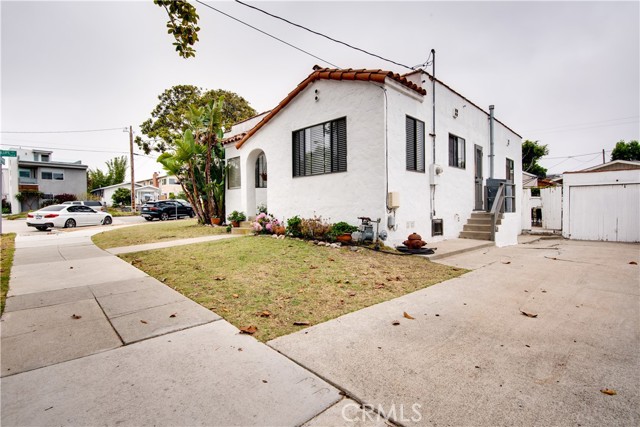 703 El Redondo Avenue, Redondo Beach, California 90277, ,Residential Income,Sold,El Redondo,SB21146588