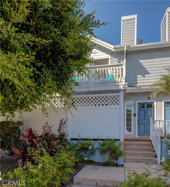 317 Emerald Street, Redondo Beach, California 90277, 2 Bedrooms Bedrooms, ,2 BathroomsBathrooms,Residential,Sold,Emerald,SB20221825