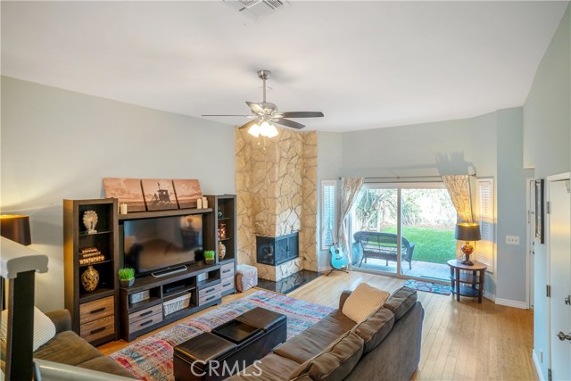 2004 Vanderbilt Lane, Redondo Beach, California 90278, 2 Bedrooms Bedrooms, ,1 BathroomBathrooms,Residential,Sold,Vanderbilt,SB18296185
