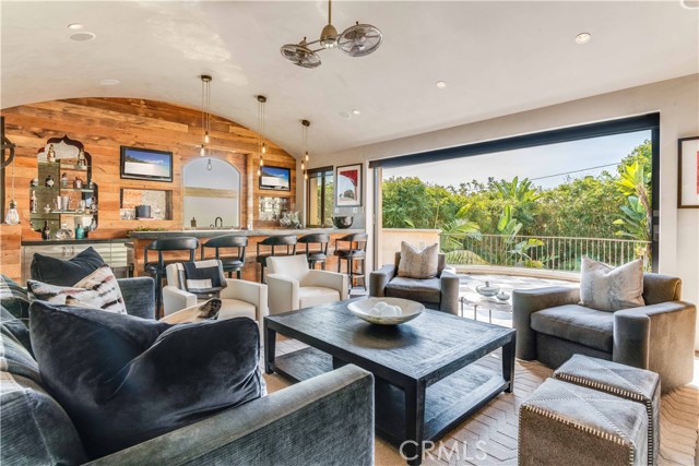 3305 Pine Avenue, Manhattan Beach, California 90266, 4 Bedrooms Bedrooms, ,1 BathroomBathrooms,Residential,Sold,Pine,SB20042109