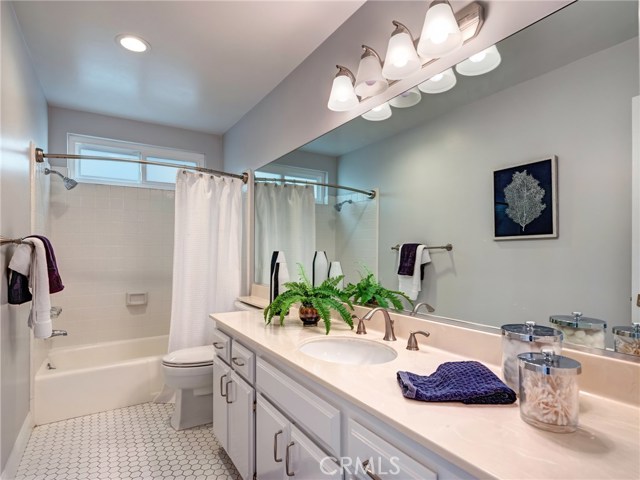 1528 Wollacott Street, Redondo Beach, California 90278, 3 Bedrooms Bedrooms, ,2 BathroomsBathrooms,Residential,Sold,Wollacott,SB19248290