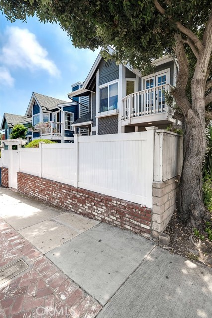 508 Rosecrans Avenue, Manhattan Beach, California 90266, 4 Bedrooms Bedrooms, ,3 BathroomsBathrooms,Residential,Sold,Rosecrans,SB18222919