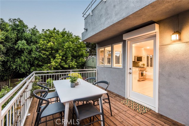 616 24th Place, Hermosa Beach, California 90254, 4 Bedrooms Bedrooms, ,3 BathroomsBathrooms,Residential,Sold,24th,SB18232429