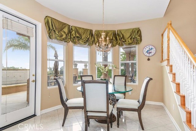 Breakfast Nook/Casual Dining