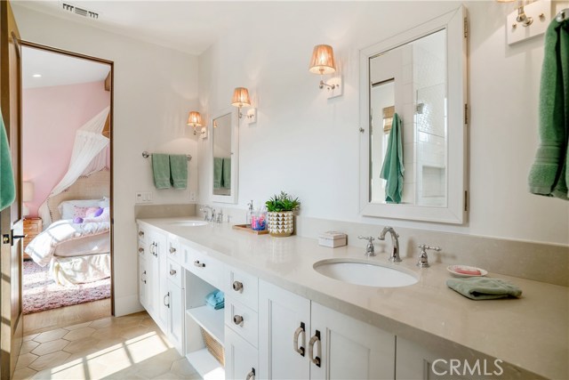 555 35th Street, Manhattan Beach, California 90266, 4 Bedrooms Bedrooms, ,1 BathroomBathrooms,Residential,Sold,35th,SB19216945 555 35th Street, Manhattan Beach, California 90266, 4 Bedrooms Bedrooms, ,1 BathroomBathrooms,Residential,Sold,35th,SB19216945