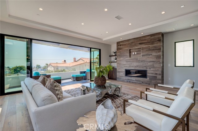 1511 Golden Avenue, Hermosa Beach, California 90254, 5 Bedrooms Bedrooms, ,2 BathroomsBathrooms,Residential,Sold,Golden,SB19224666