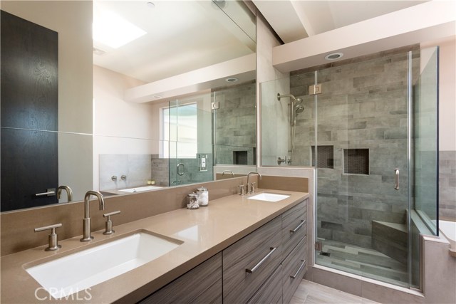 239 Irena Avenue, Redondo Beach, California 90277, 4 Bedrooms Bedrooms, ,3 BathroomsBathrooms,Residential,Sold,Irena,PV18092066