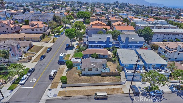 201 Juanita Avenue, Redondo Beach, California 90277, 2 Bedrooms Bedrooms, ,1 BathroomBathrooms,Residential,Sold,Juanita,OC17151838