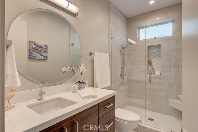 102 Prospect Avenue, Redondo Beach, California 90277, 3 Bedrooms Bedrooms, ,1 BathroomBathrooms,Residential,Sold,Prospect,SB19223229