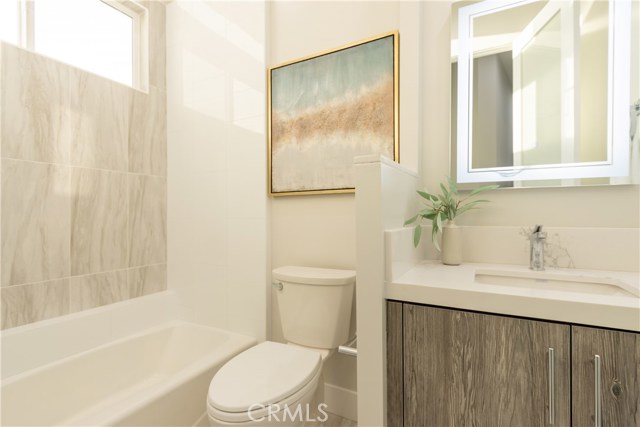 2ND LEVEL FULL BATH