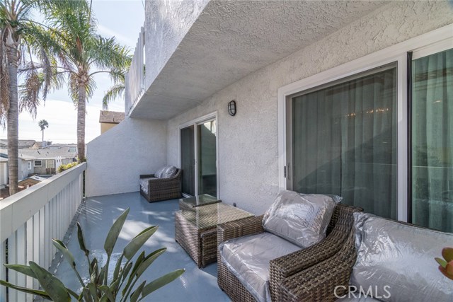 2000 Voorhees Avenue, Redondo Beach, California 90278, 3 Bedrooms Bedrooms, ,3 BathroomsBathrooms,Residential,Sold,Voorhees,SB20247328