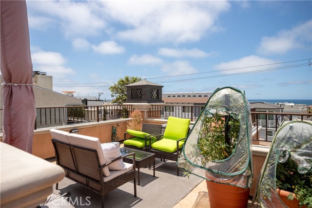 158 Monterey Boulevard, Hermosa Beach, California 90254, 3 Bedrooms Bedrooms, ,2 BathroomsBathrooms,Residential,Sold,Monterey,SB21137734