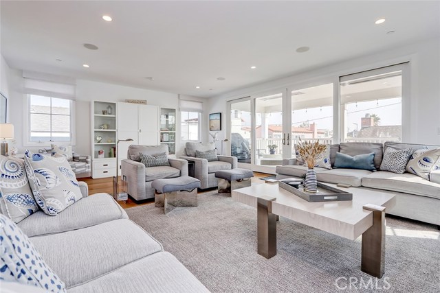 420 31st Street, Manhattan Beach, California 90266, 5 Bedrooms Bedrooms, ,2 BathroomsBathrooms,Residential,Sold,31st,SB20242729