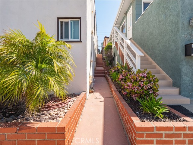 636 Manhattan Avenue, Hermosa Beach, California 90254, ,Residential Income,Sold,Manhattan,SB21080073